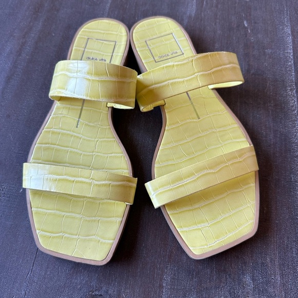 Dolce Vita Shoes - Dolce Vita Women’s Isaac Embossed Croc Print Flat Sandals Yellow Size 7.5